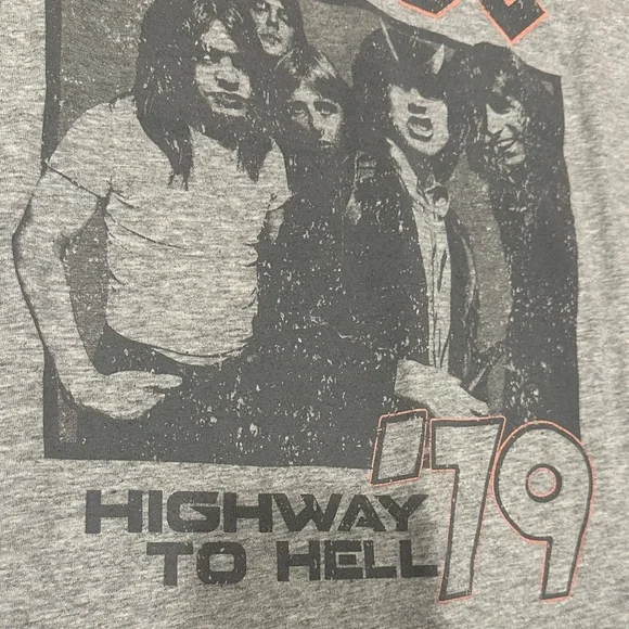 *last chance* AC/DC Gray Graphic T-Shirt - Picture 3 of 13